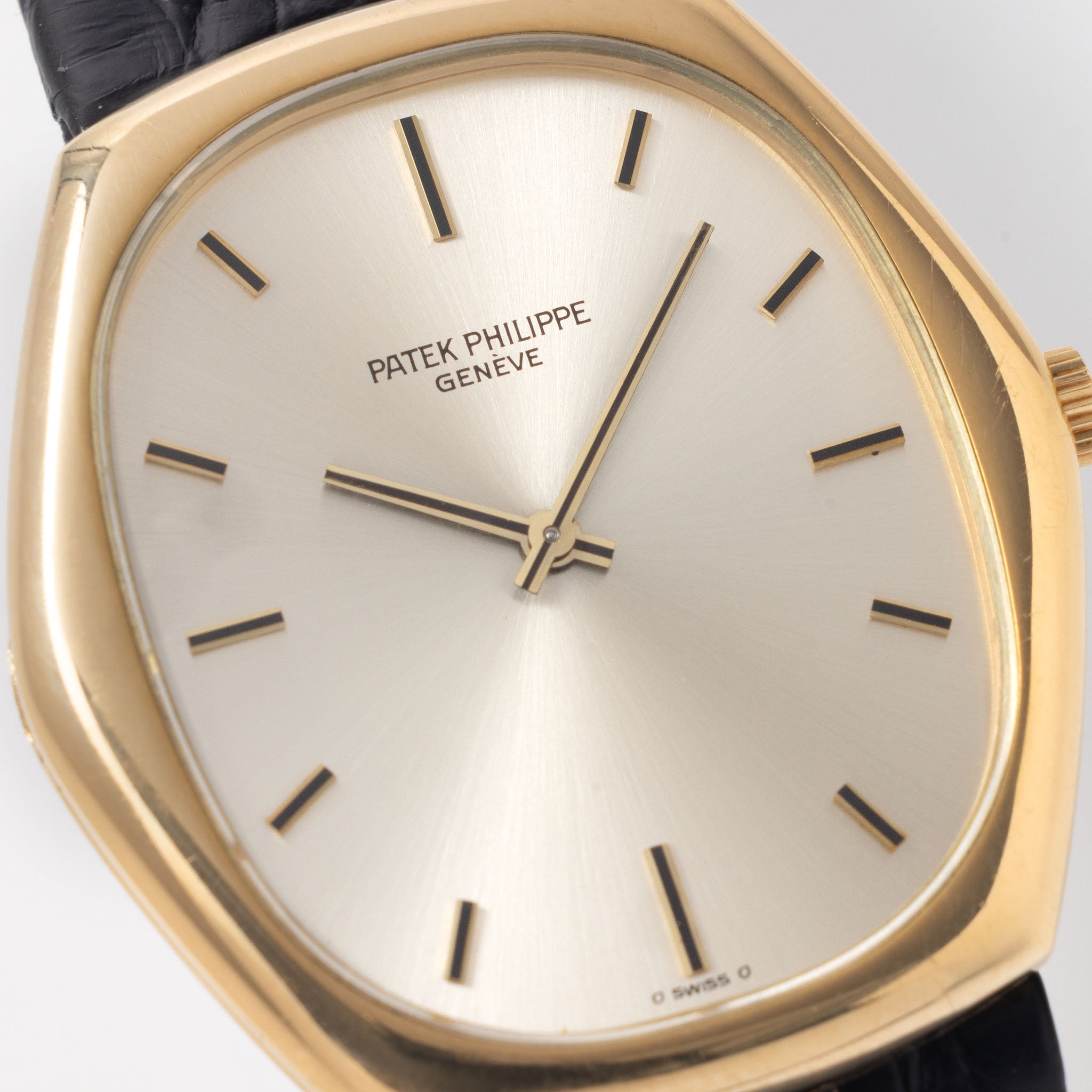 Patek Phillipe Ellipse “Manta Ray“ Yellow Gold ref. 3858J Champagne dial
