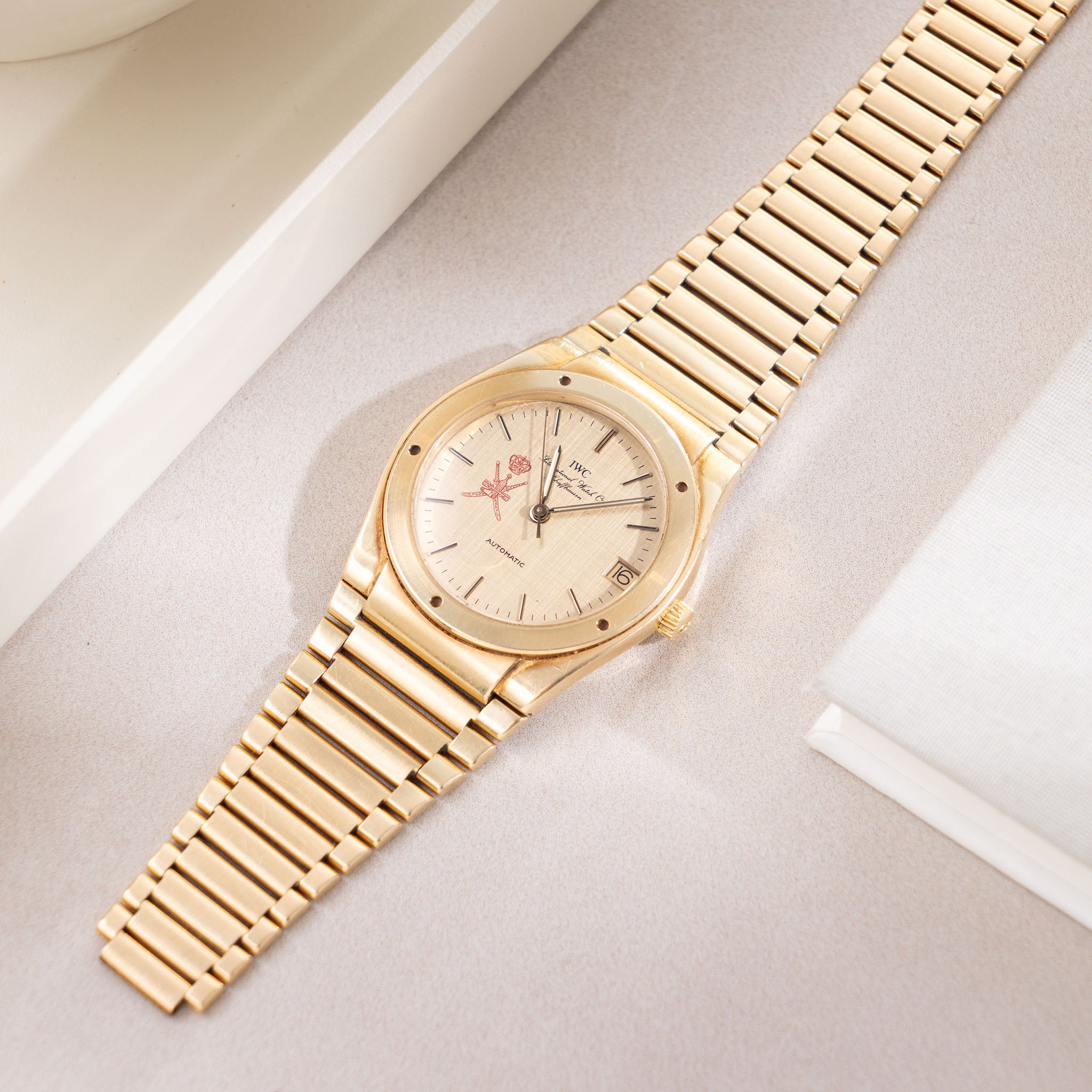 IWC Ingenieur SL Linen Khanjar Dial from original owner family with Box, Booklets , original certificate of origin and Provenance ref 9227 in 18 k yellow gold