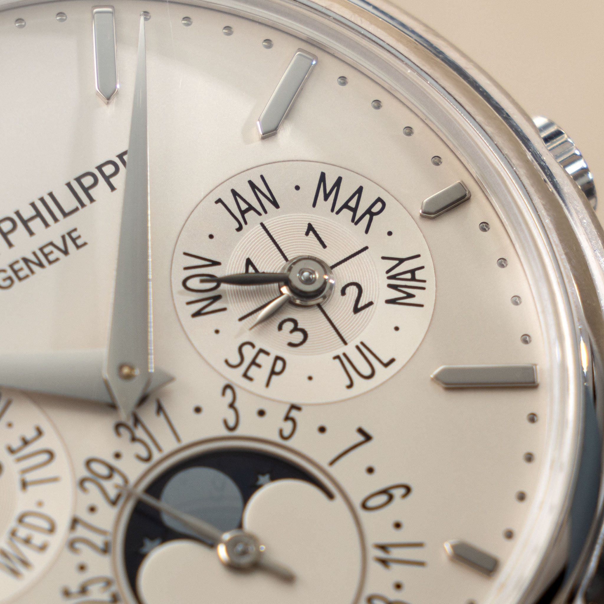 Patek Philippe Perpetual Calendar 5140G in 18k white gold
