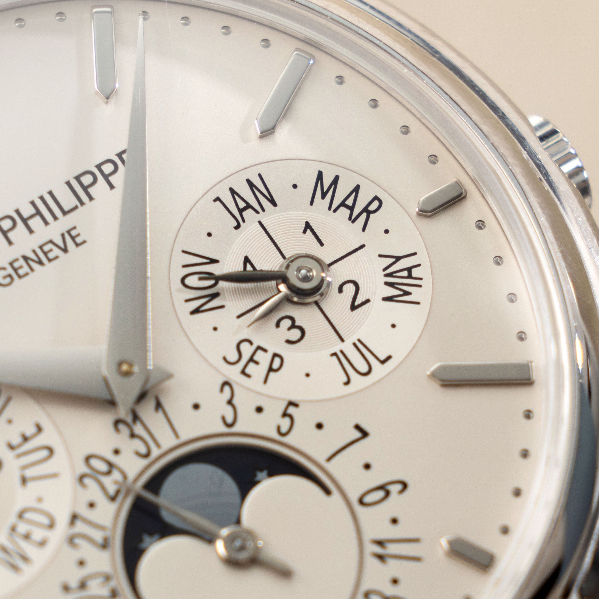 Patek Philippe Perpetual Calendar 5140G in 18k white gold
