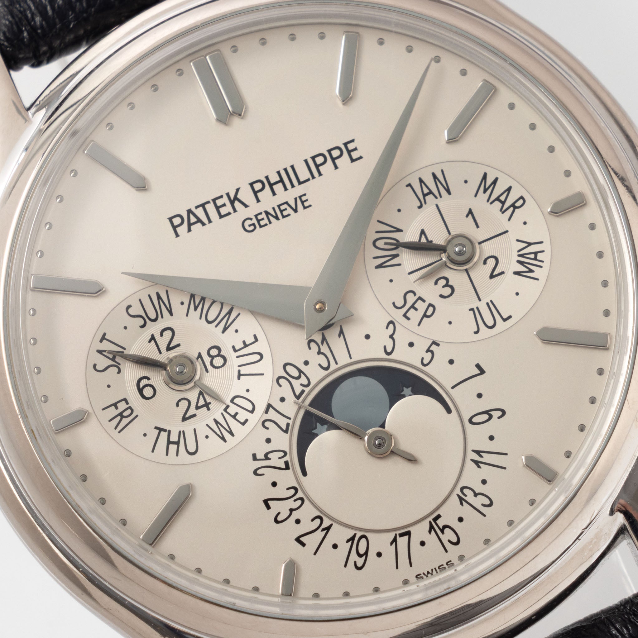 Patek Philippe Perpetual Calendar 5140G in 18k white gold