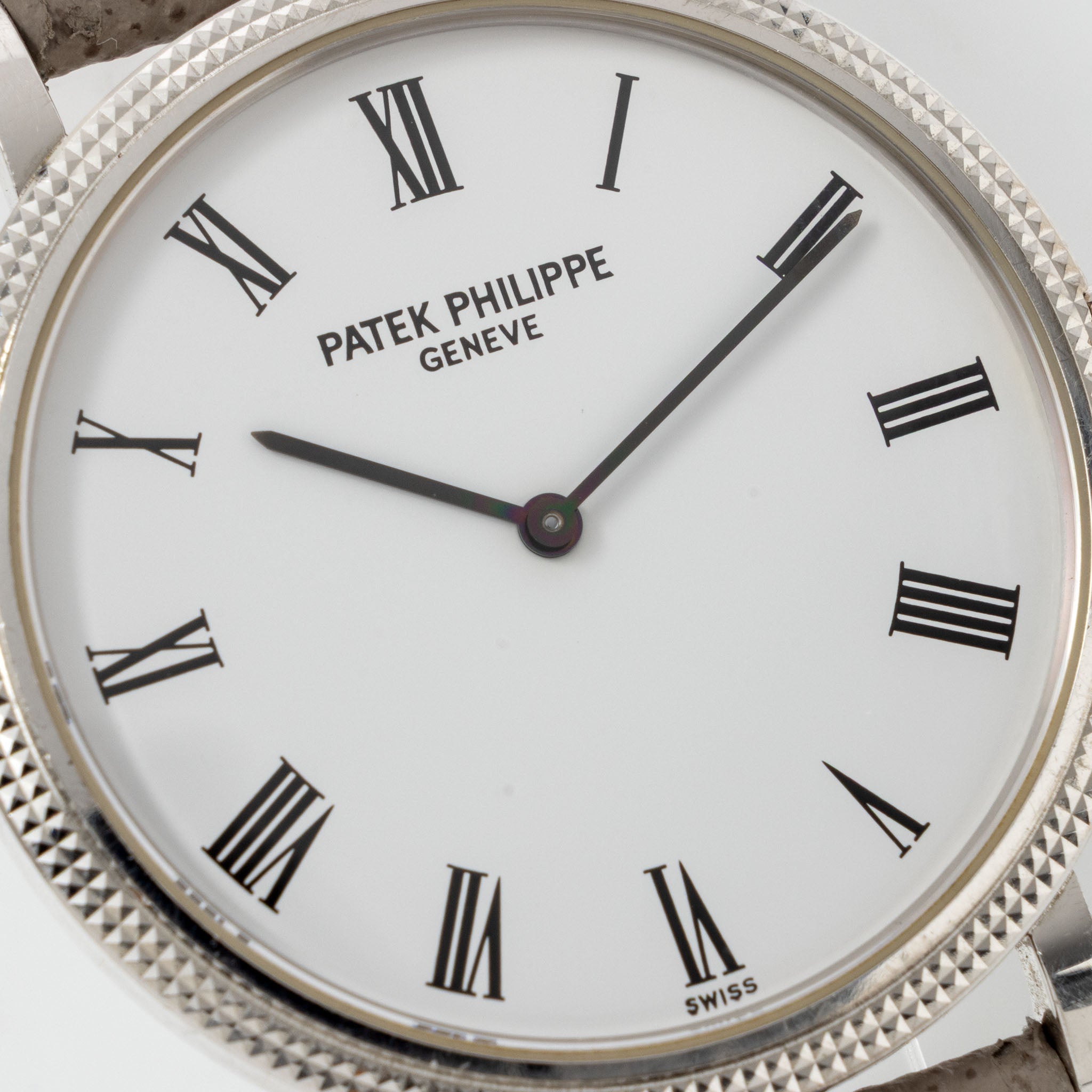 Patek Philippe Calatrava 18k White Gold Clous de Paris ref. 5120G