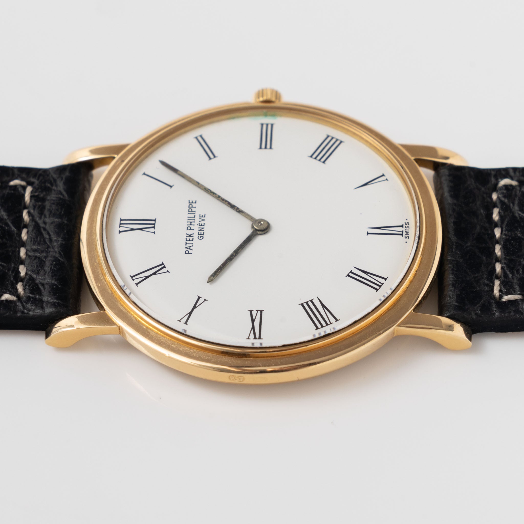 Patek Philippe Calatrava 3720J White Dial in 18 k Yellow Gold