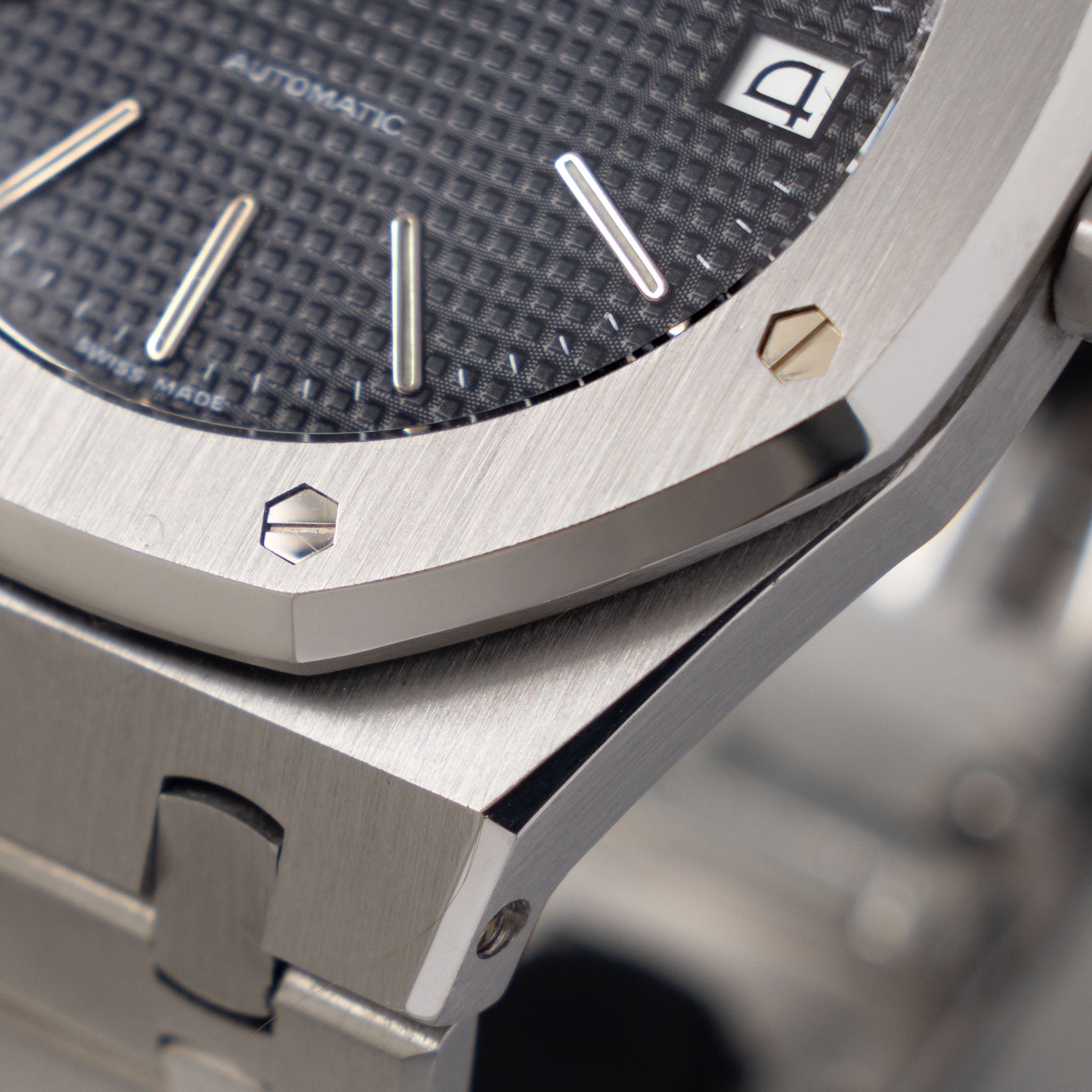 Audemars Piguet Royal-Oak Jumbo Ultra-thin 14802ST Jubilee with Extract of the Archives