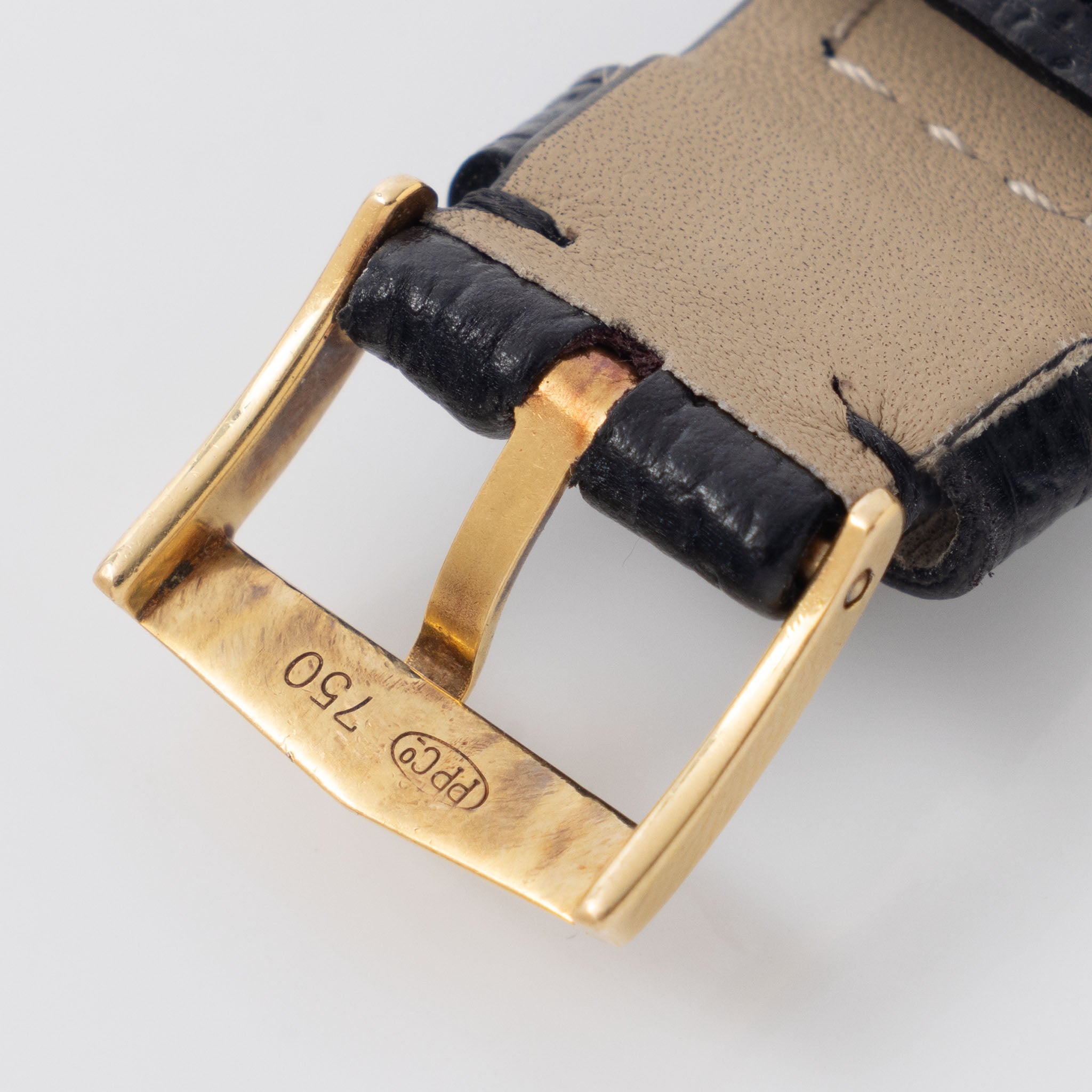 Patek Philippe Calatrava 3820J Silver Dial Applied Breguet Numerals in 18k yellow gold with Original Certificate of Origine