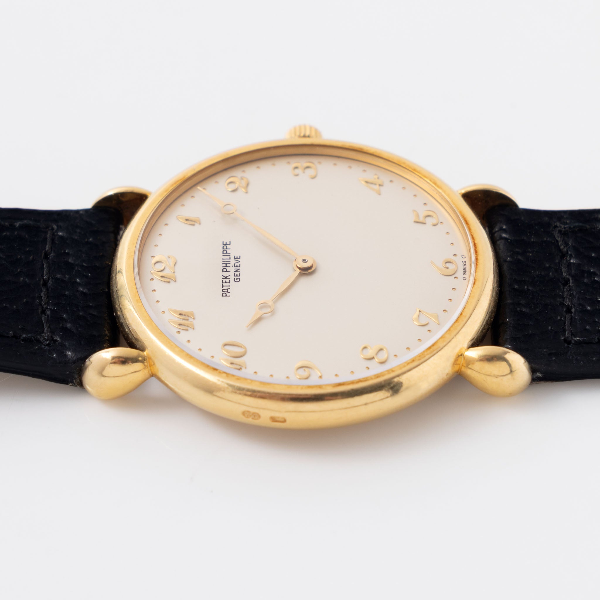 Patek Philippe Calatrava 3820J Silver Dial Applied Breguet Numerals in 18k yellow gold with Original Certificate of Origine