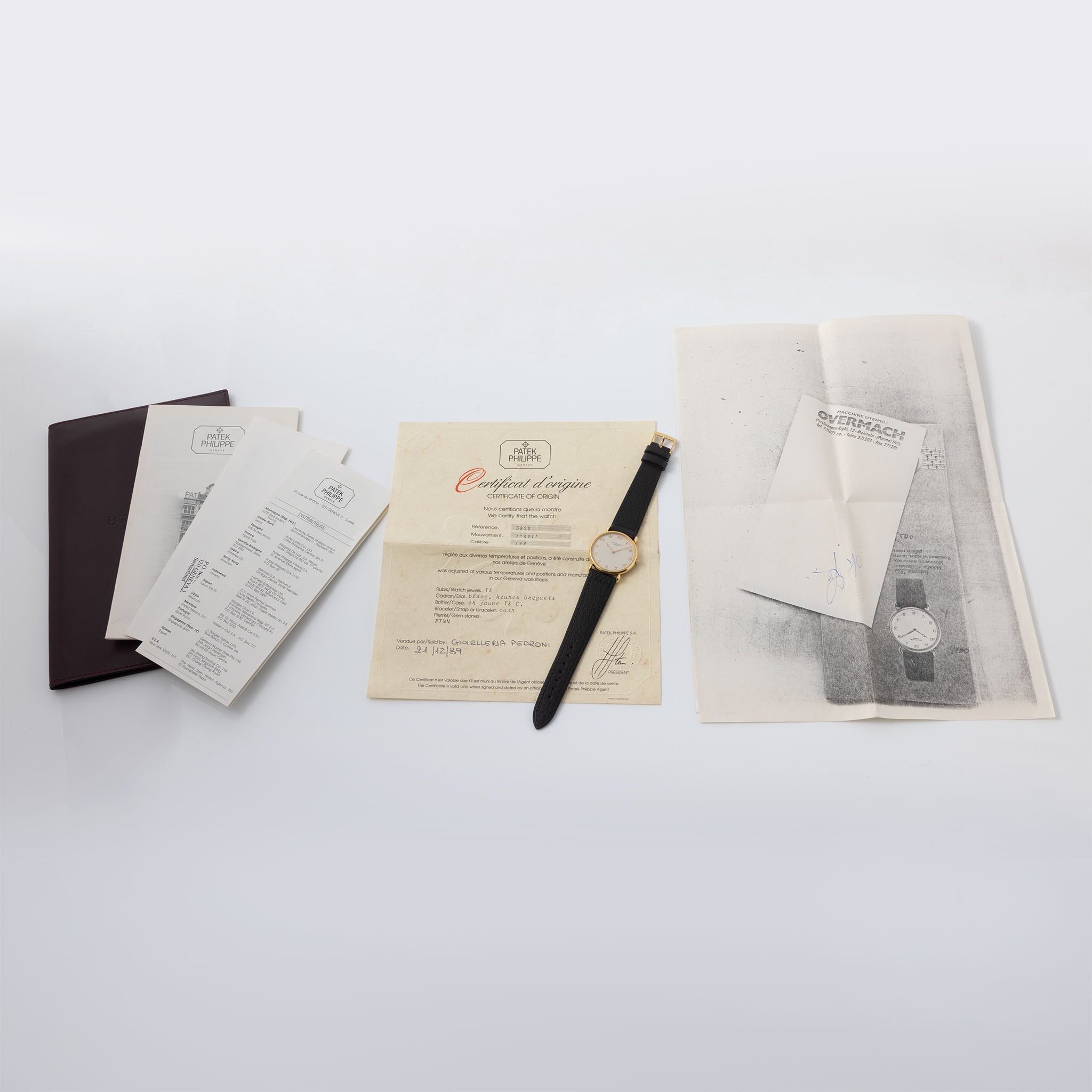 Patek Philippe Calatrava 3820J Silver Dial Applied Breguet Numerals in 18k yellow gold with Original Certificate of Origine