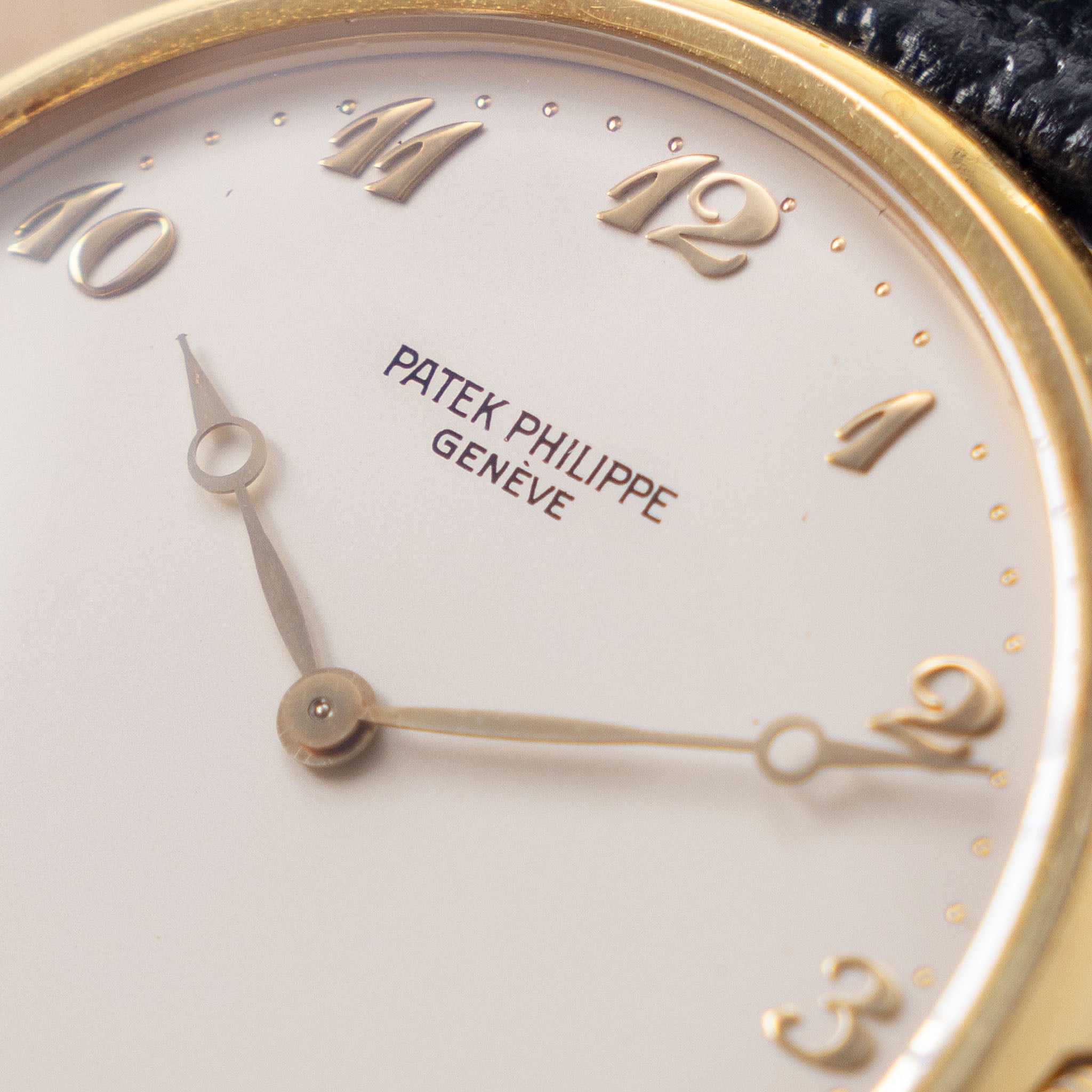 Patek Philippe Calatrava 3820J Silver Dial Applied Breguet Numerals in 18k yellow gold with Original Certificate of Origine