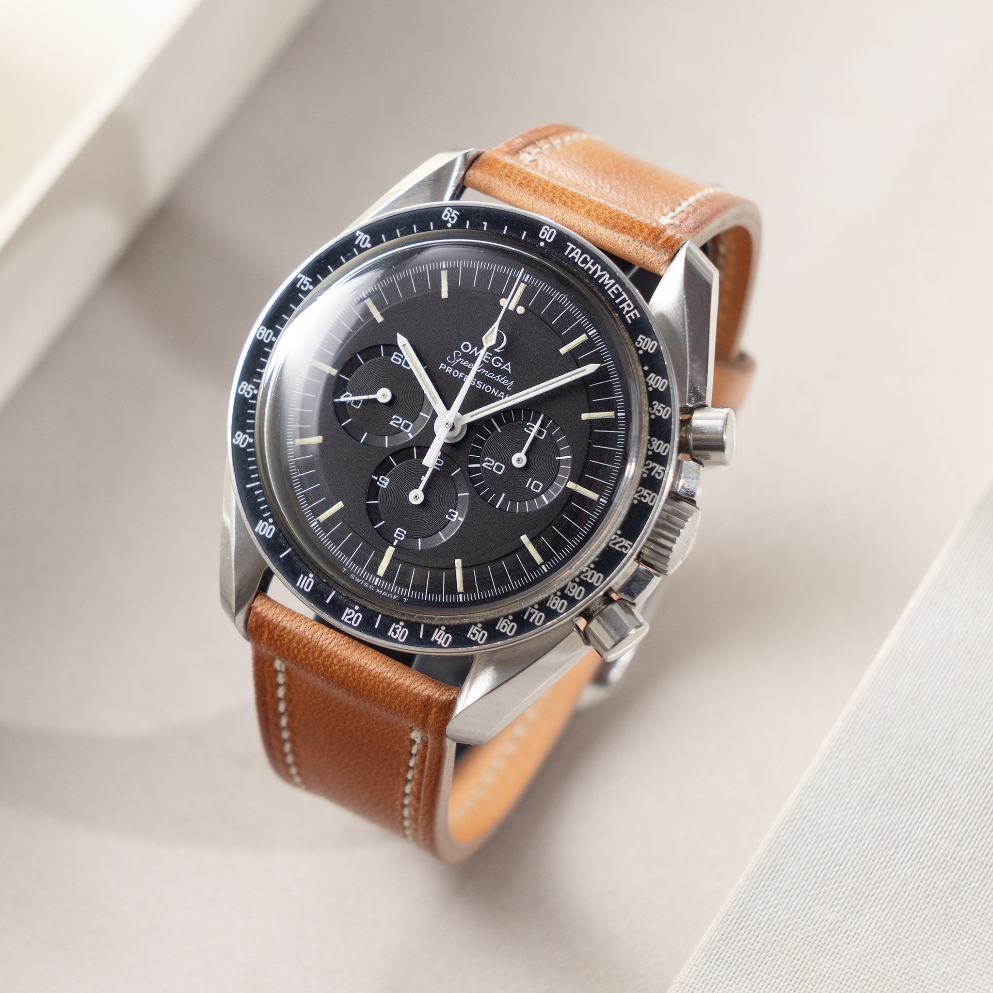 Omega Speedmaster 145.022-69ST Straight Writing with Original Box Papers and Extract of Archives