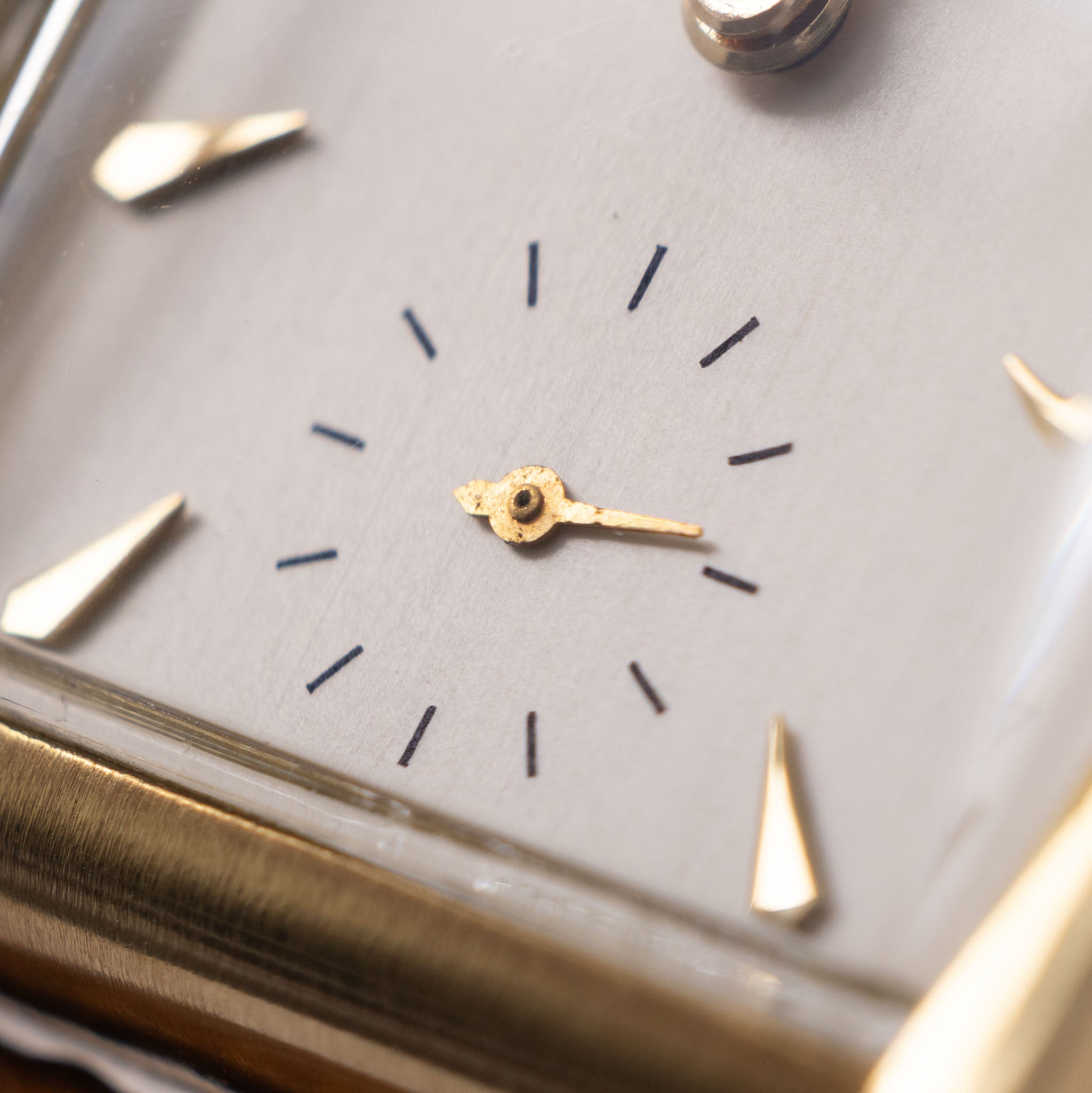 Patek Philippe “Hour Glass” Dress Watch ref. 2456J in 18k yellow gold