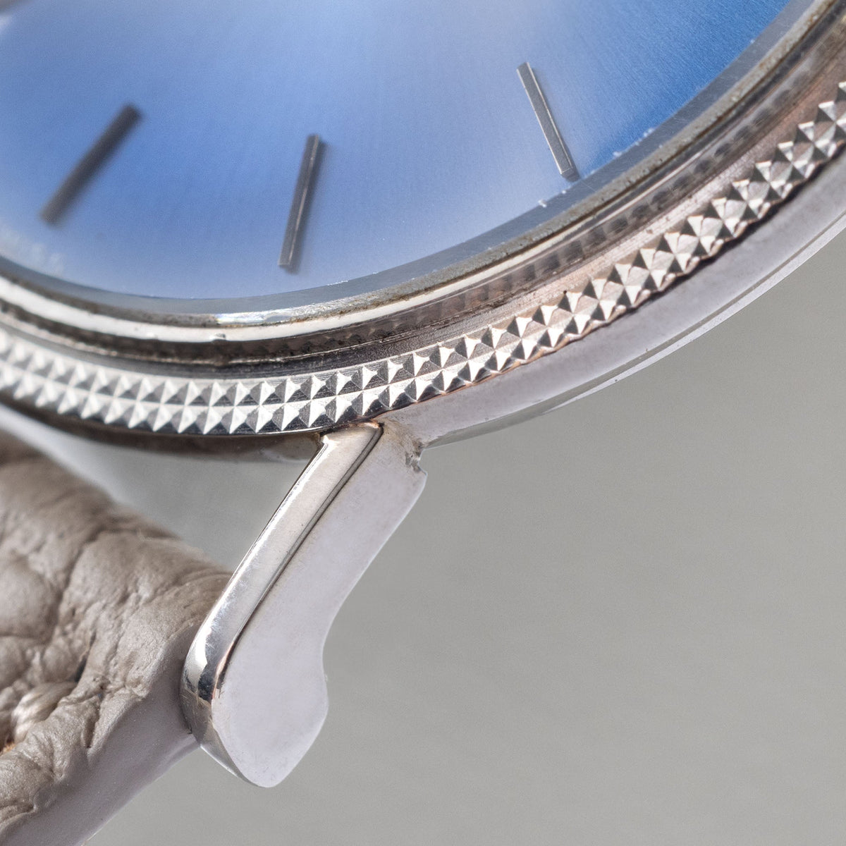 Patek Philippe Calatrava Ref 3520D Blue Soleil Dial in 18k White Gold