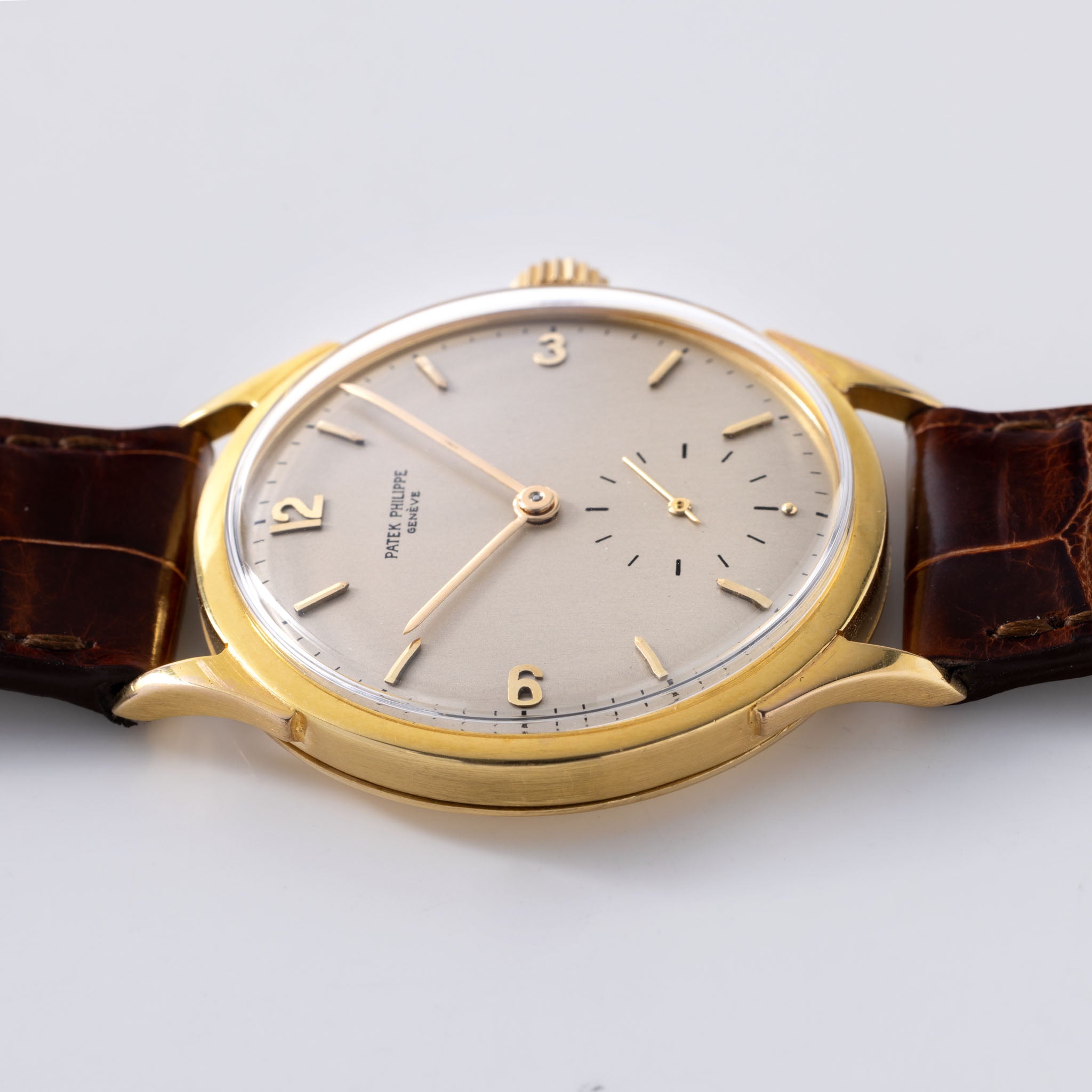 Patek Philippe Calatrava Ref 1589 With Extract From The Archives