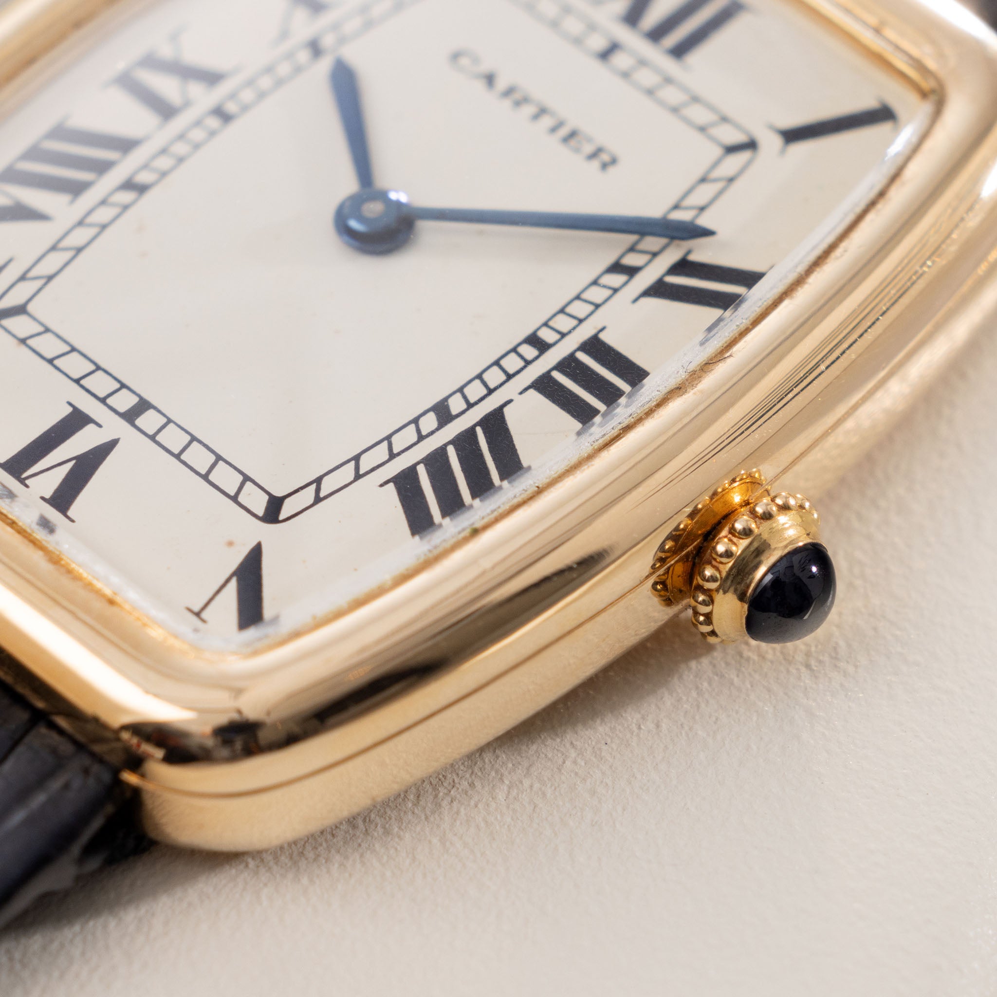 Cartier Tonneau Fabergé 7810 18k Yellow Gold