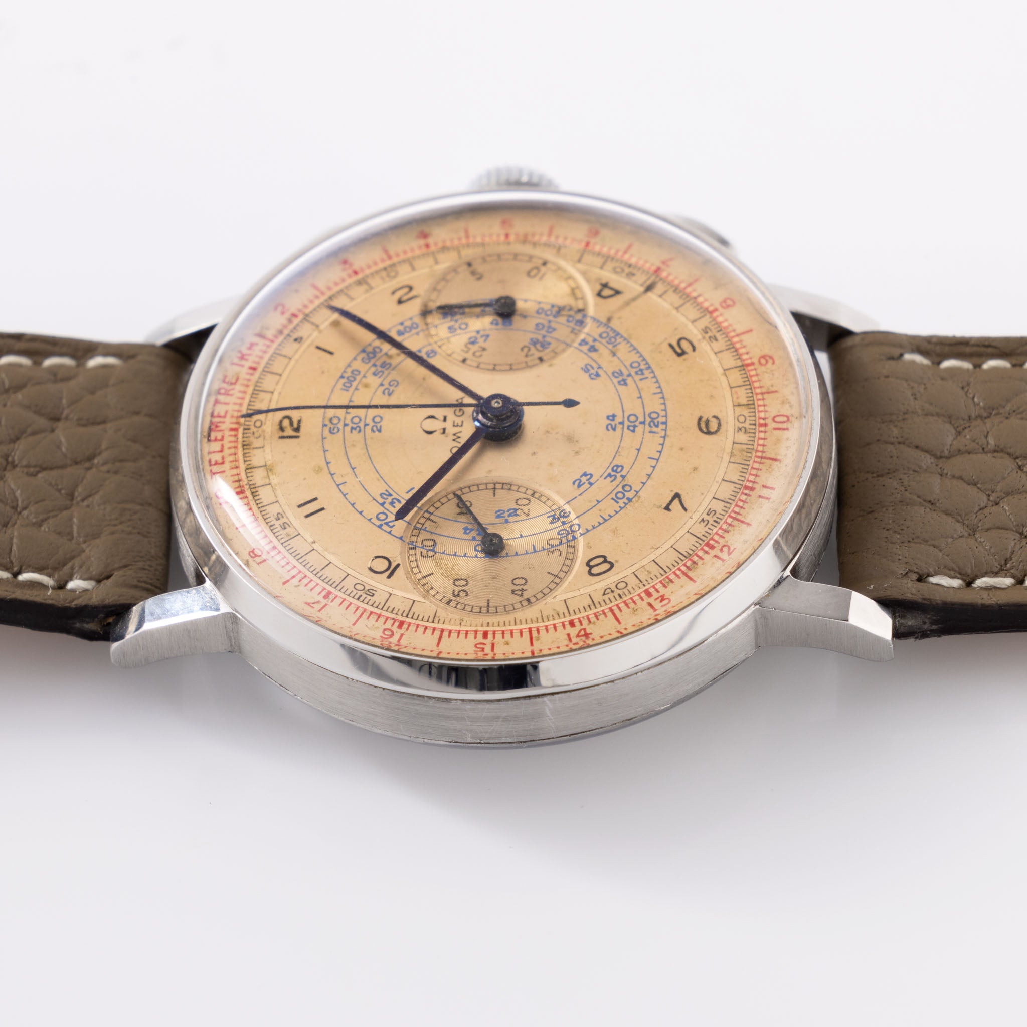 Omega Chronograph Salmon Dial Calibre 33.3