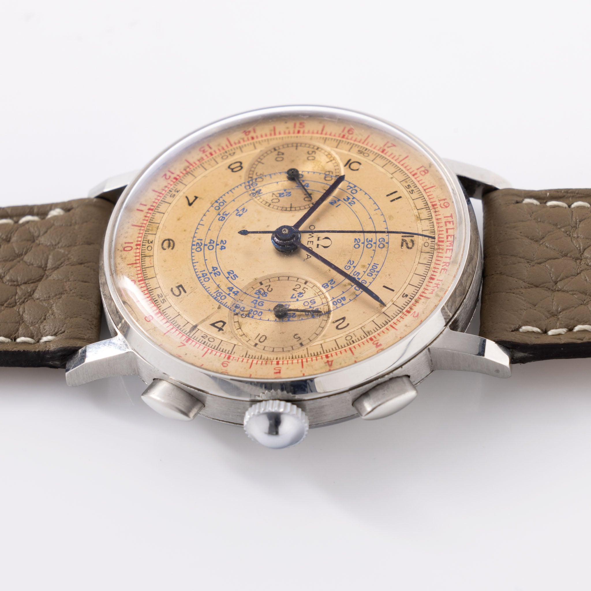 Omega Chronograph Salmon Dial Calibre 33.3