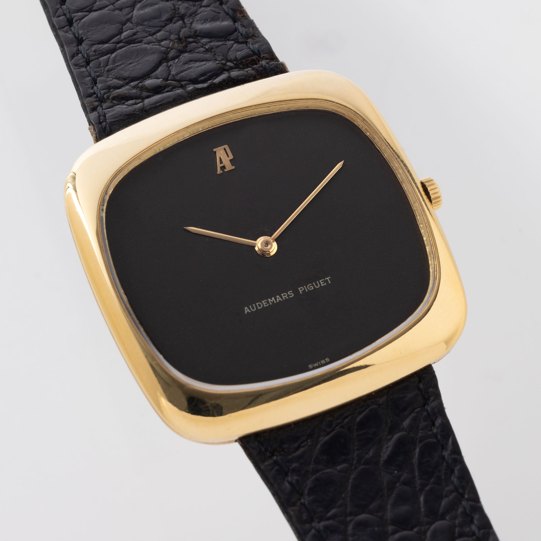 Audemars  Piguet  "Coussin " 18 k yellow gold Dresswatch “ultra thin “