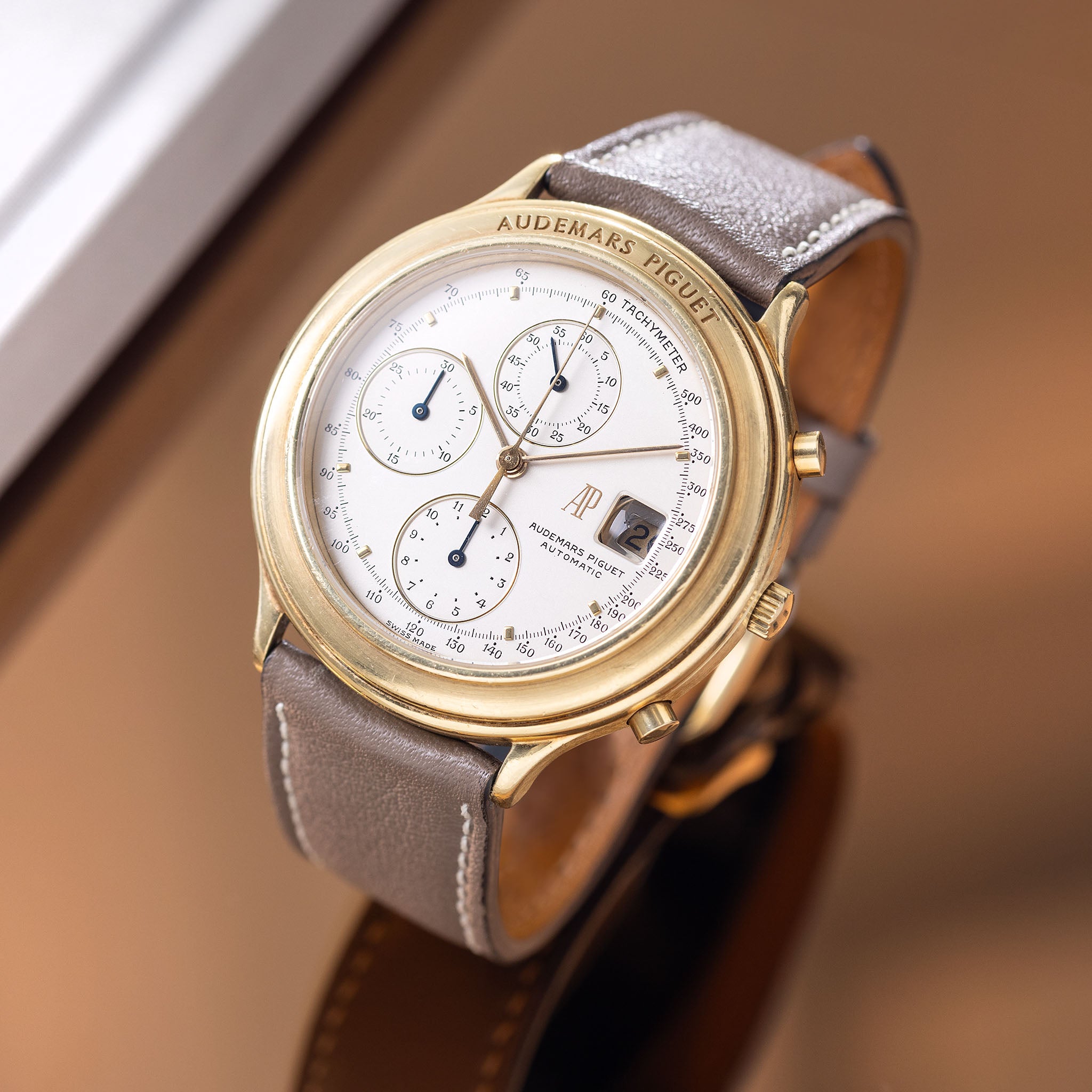 Audemars Piguet Huitième Chronograph Silver Dial in 18k Yellow Gold Ref. 25644