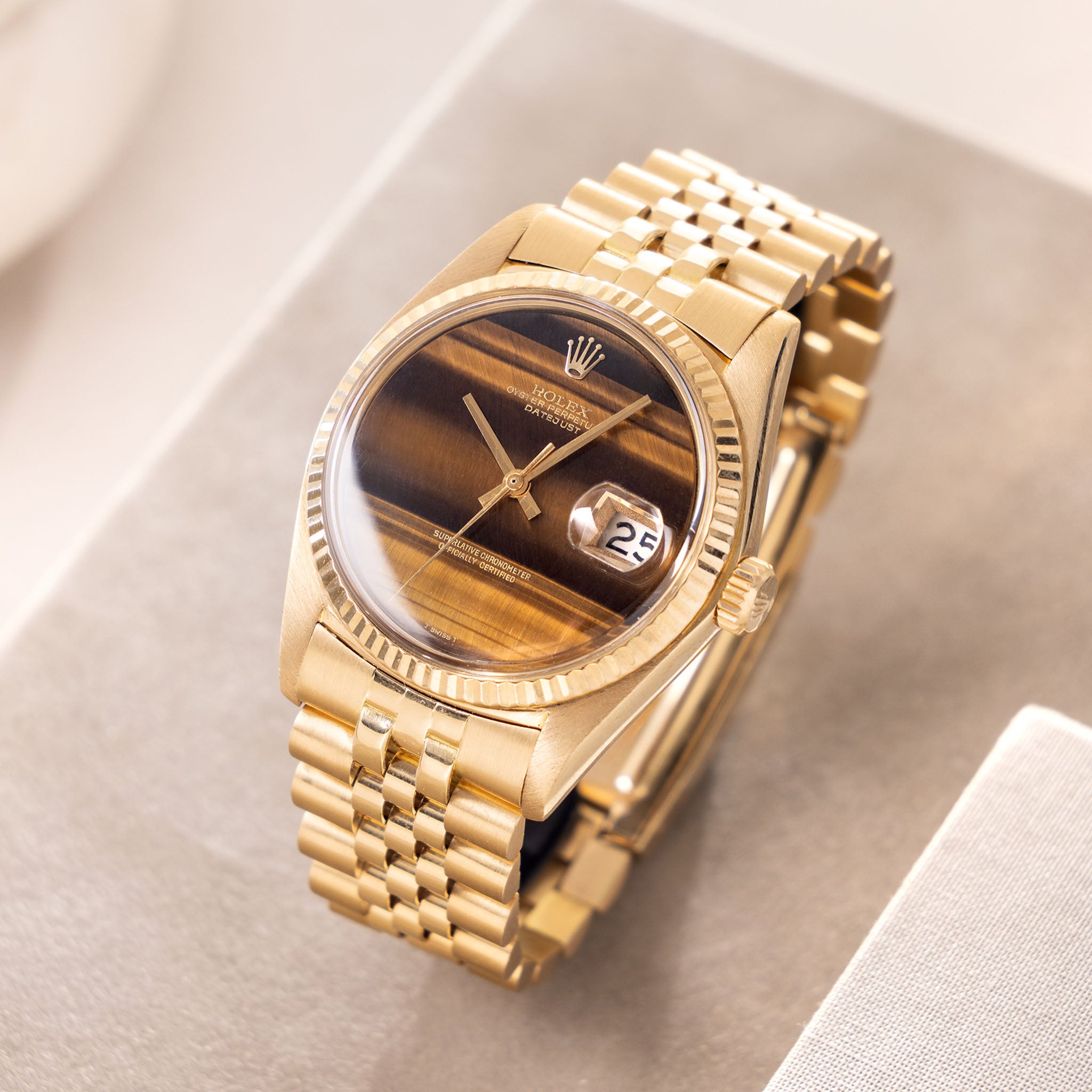 Rolex Datejust 1601/8 Tiger eye stone dial in 18k yellow gold - incoming