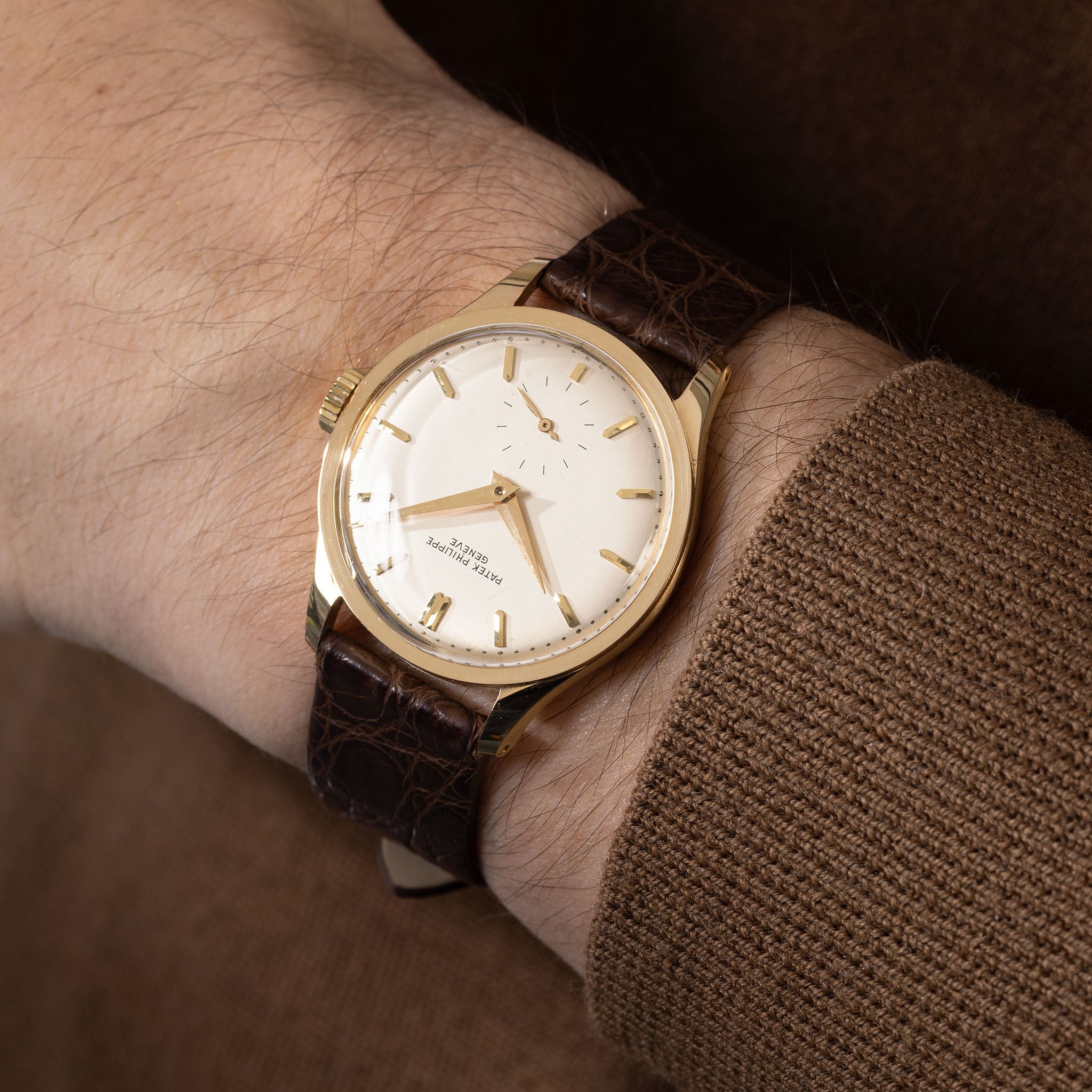 Patek Philippe Calatrava in 18k Yellow Gold Ref. 570J Silver Dial with Extract of the Archives