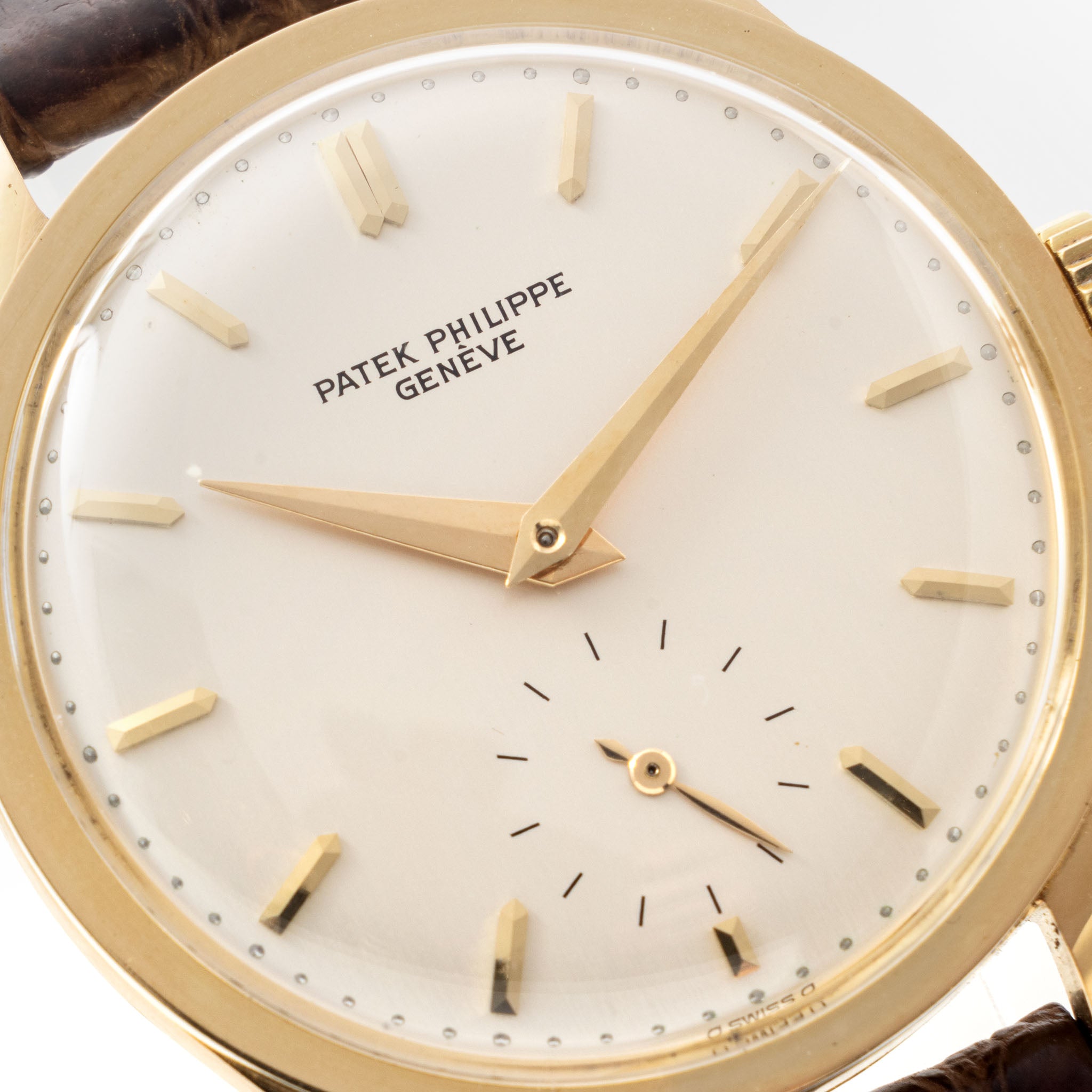 Patek Philippe Calatrava in 18k Yellow Gold Ref. 570J Silver Dial with Extract of the Archives