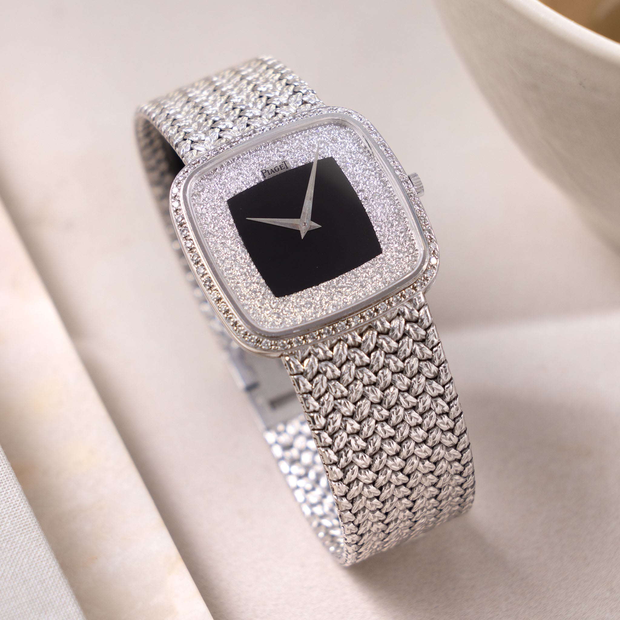 Piaget Tradition in 18K White Gold "Onyx Pavé" Dial Ref. 9775 D2