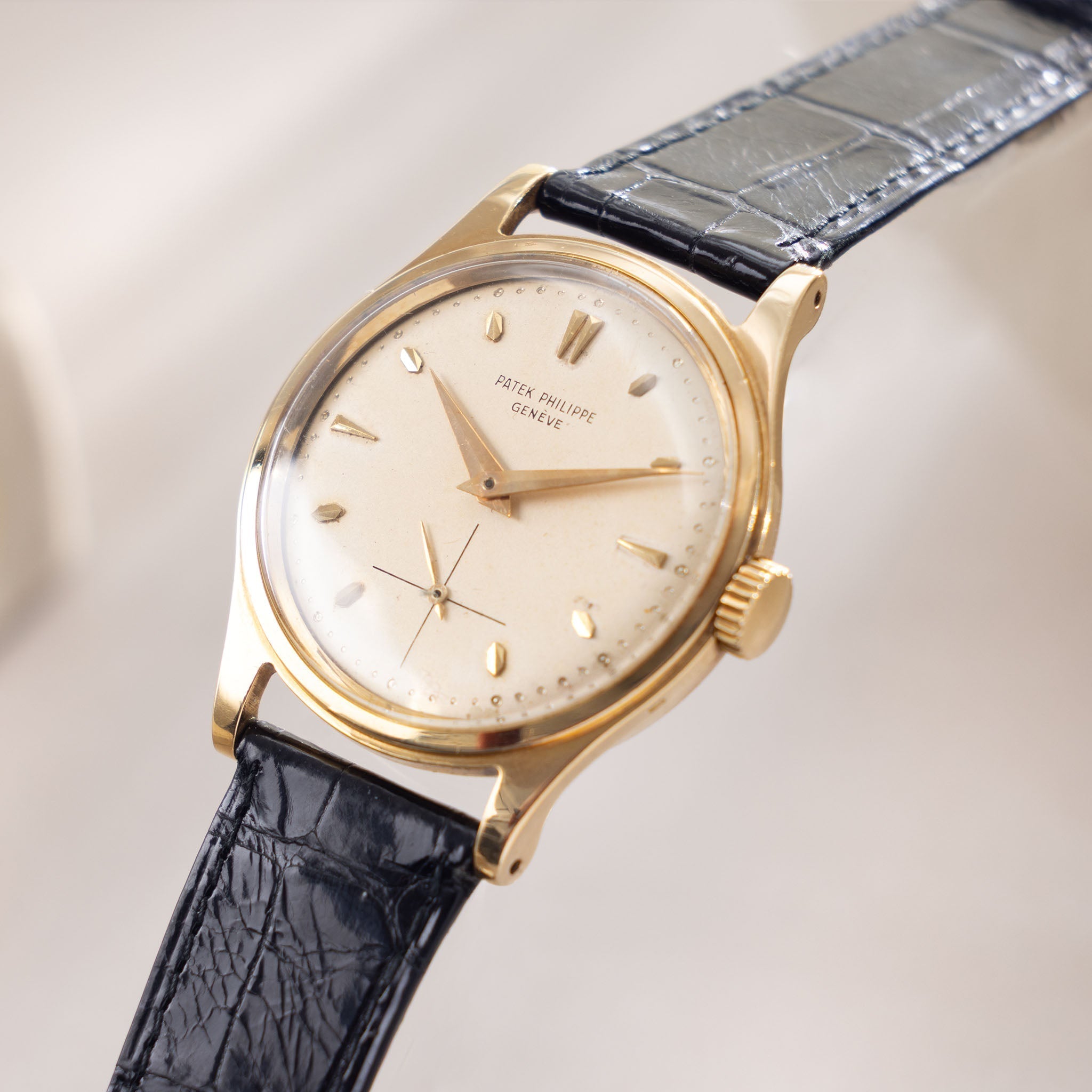Patek Philippe Calatrava 2509J in 18k yellow gold “Grené-finish dial”