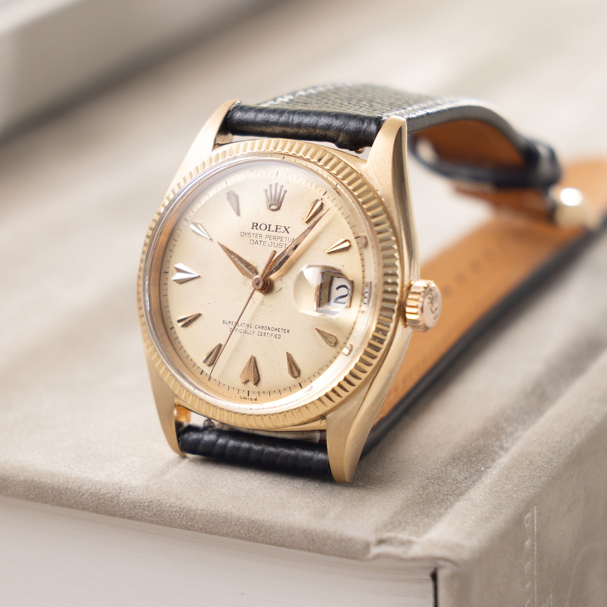 Rolex Oyster Perpetual Datejust ref 6605 Cream Dial in 18k Yellow Gold