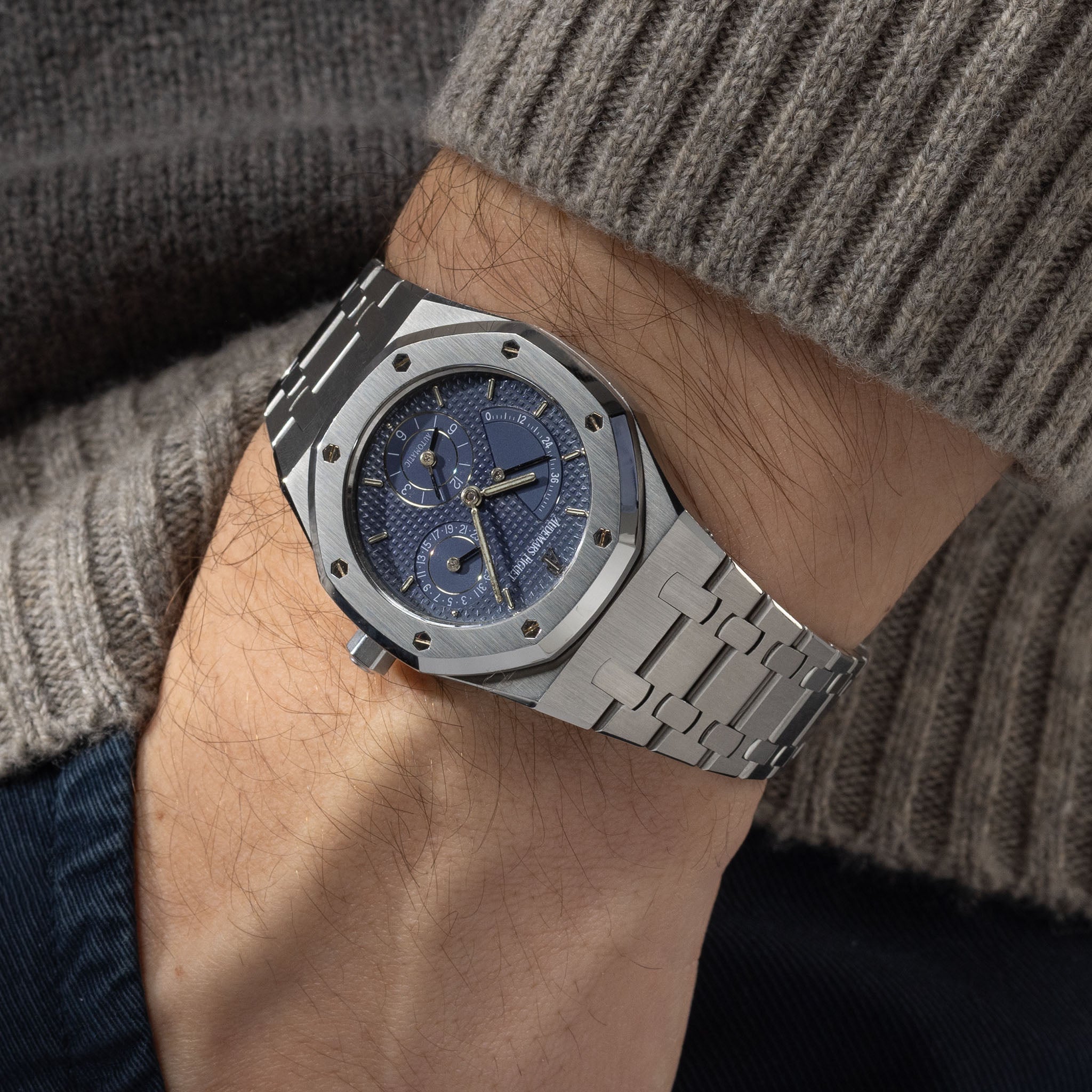 Audemars Piguet Royal-Oak Dual Time Blue Dial ref. 25730ST