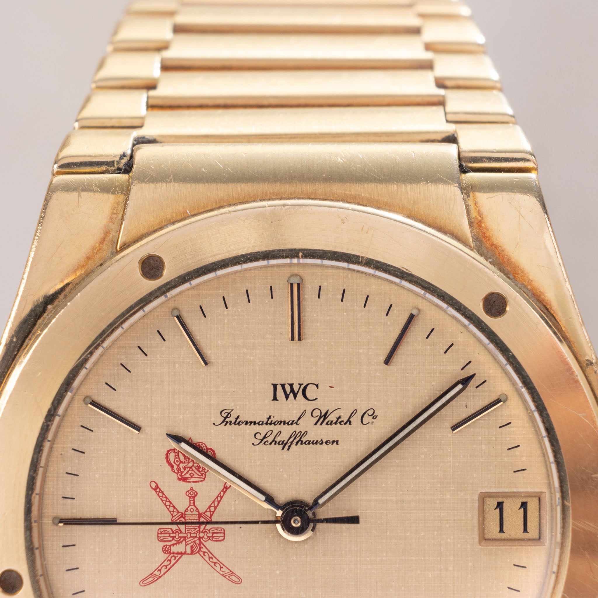 IWC Ingenieur SL ref. 9227 Linen Khanjar Dial from Original Owner Family with Box, Booklets, Original Certificate of Origin and Provenance in 18k yellow gold