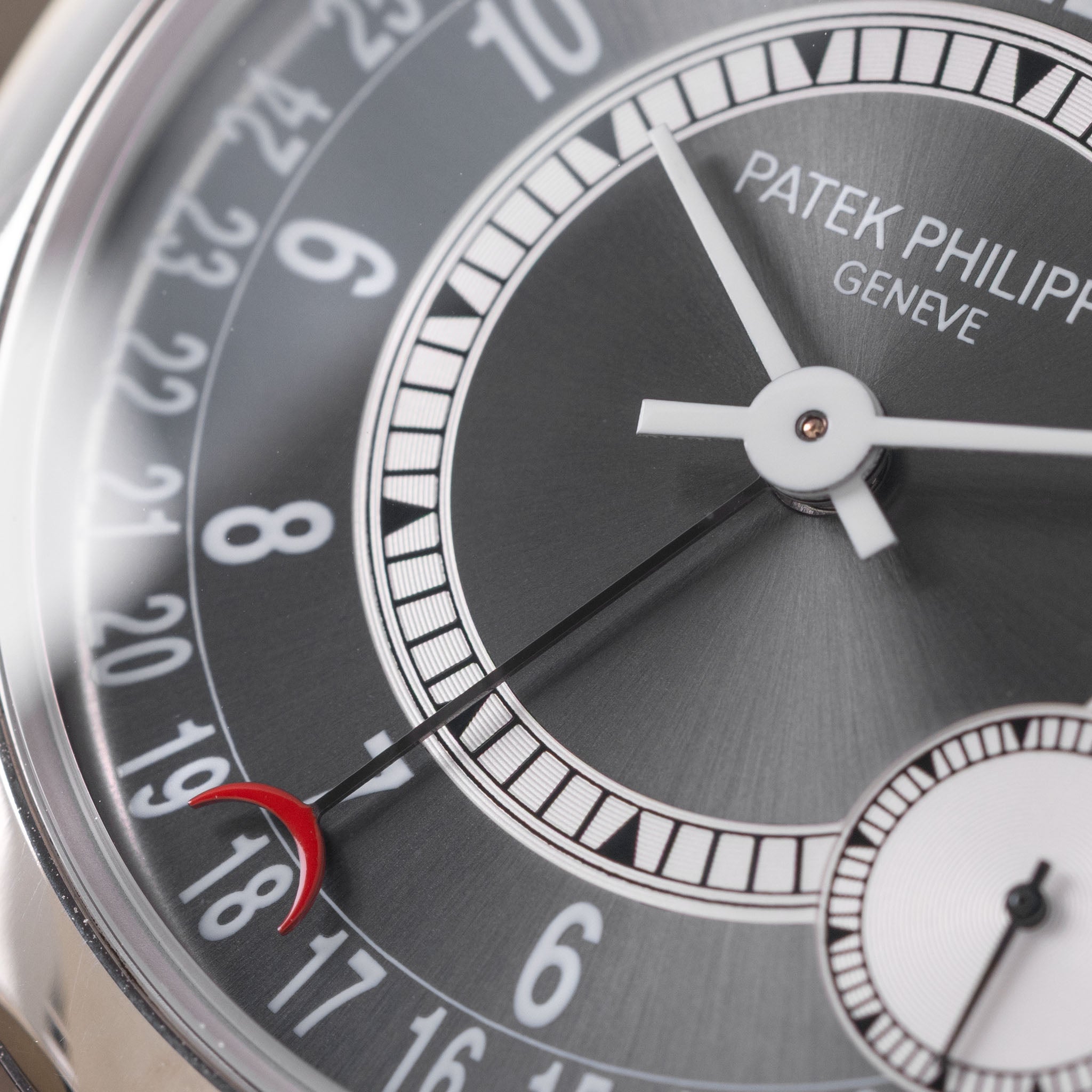 Patek Philippe Calatrava ref. 6000-010G in 18k White Gold Grey Sunburst Dial
