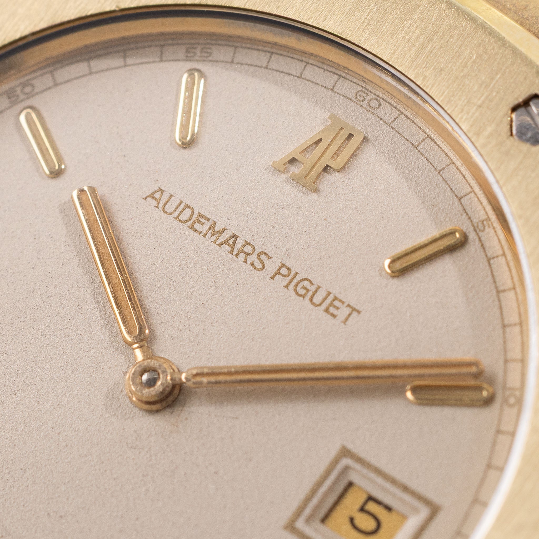 Audemars Piguet Royal-Oak Ultra Thin 56175BA in 18k Yellow Gold Cream Dial
