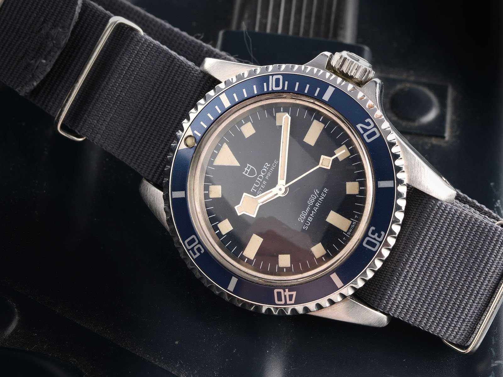 TUDOR MN SNOWFLAKE 1977 MARINE NATIONALE