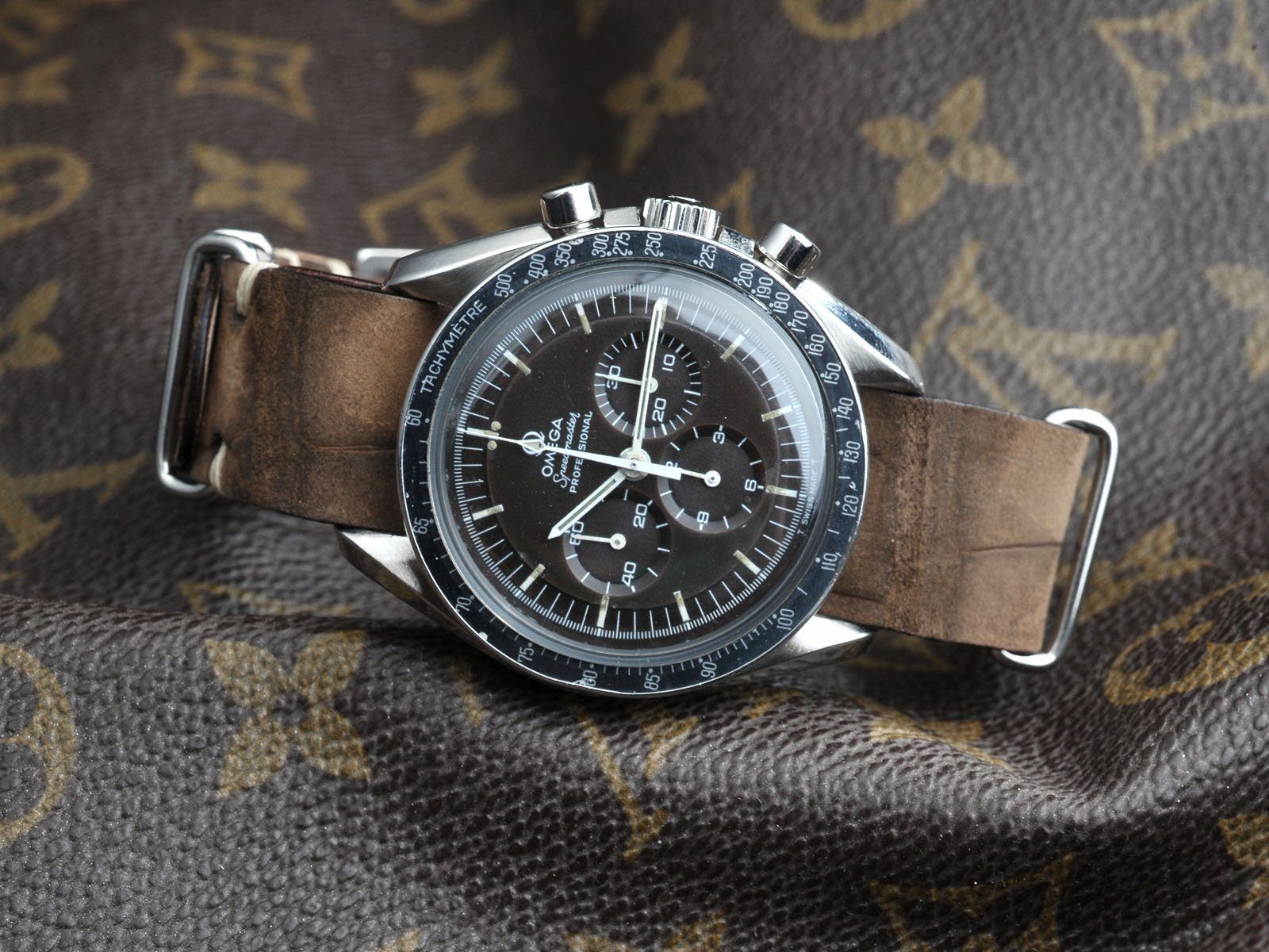 TROPICAL 1969 OMEGA SPEEDMASTER