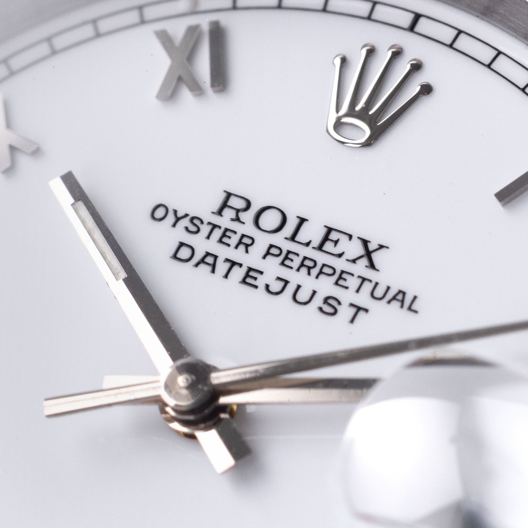 Rolex Datejust 16220 White Porcelain Dial Applied Roman Hours