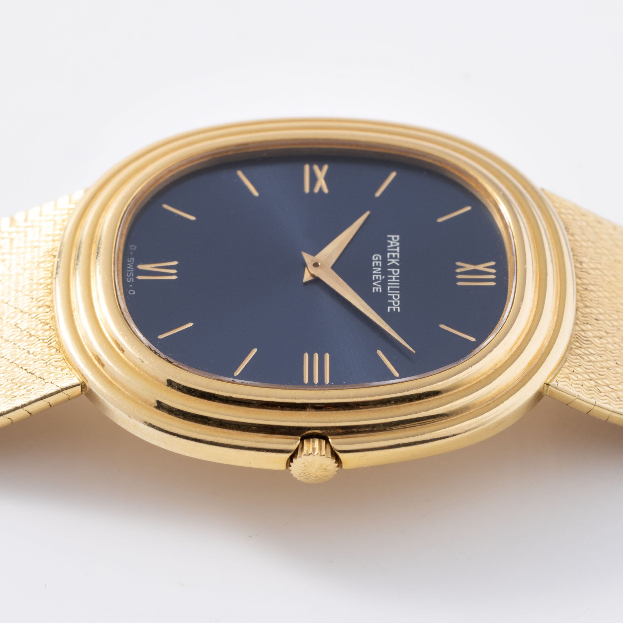 Patek Phillipe Ellipse 3634/2 18 k Yellow Gold Engraved Dial